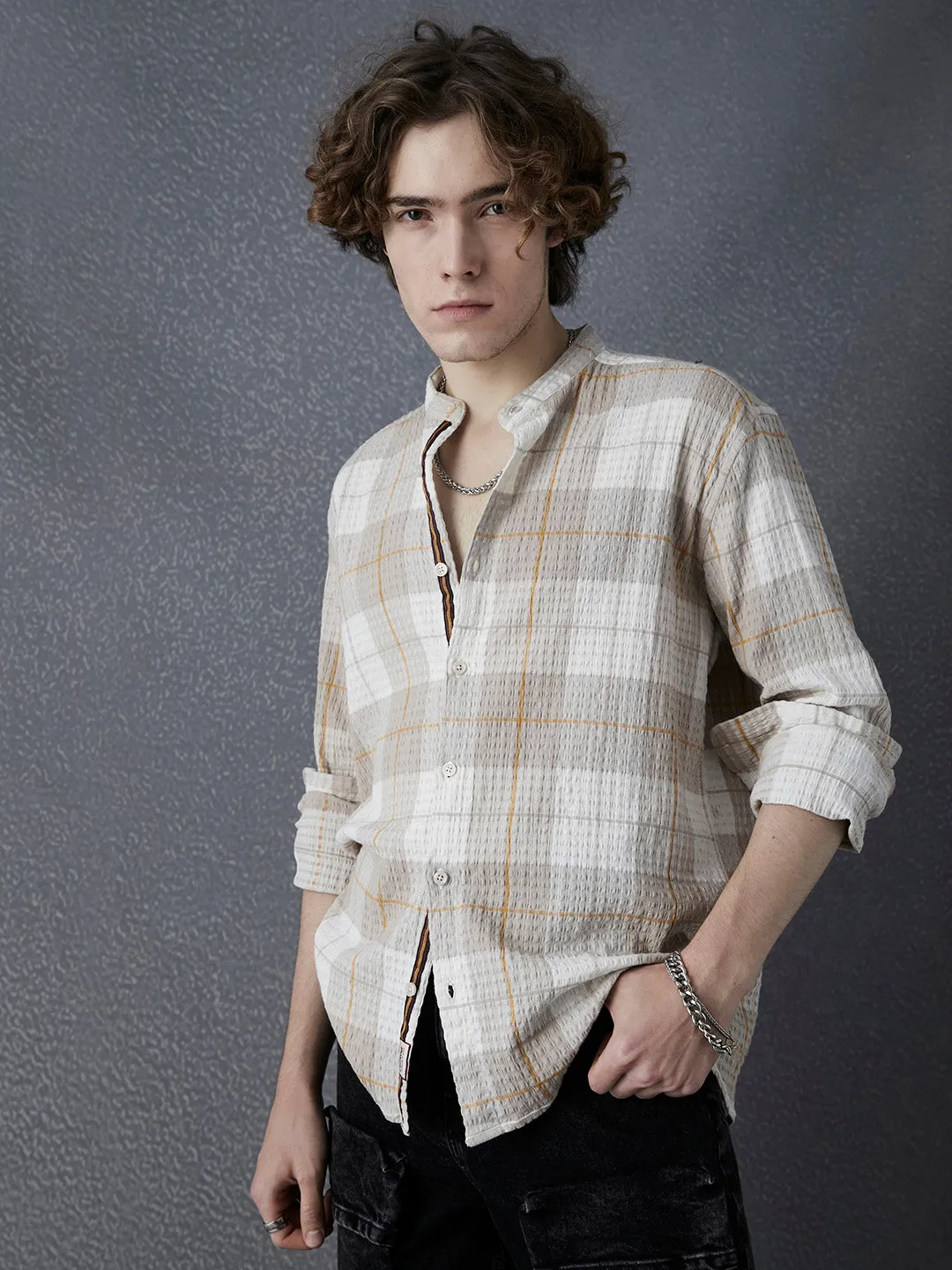 Men Relaxed Fit Cotton Textured Check Mandarin Collar Beige White Cotton Plaid Shirt